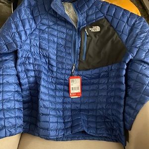 ⚜️THE NORTH FACE THERMOBALL PULLOVER *NWT*